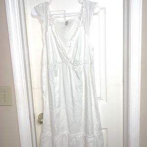 Old Navy white dress with ruffles